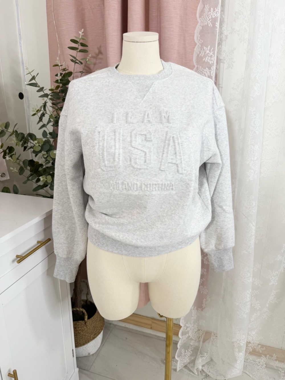 American Eagle Outfitters White 'Team USA' Crewneck Sweatshirt BIN#7